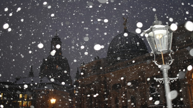 Wintergewitter deckte Dresden in "weißen Mantel"  Donnerstagmorgen - Foto: MeiDresden.de