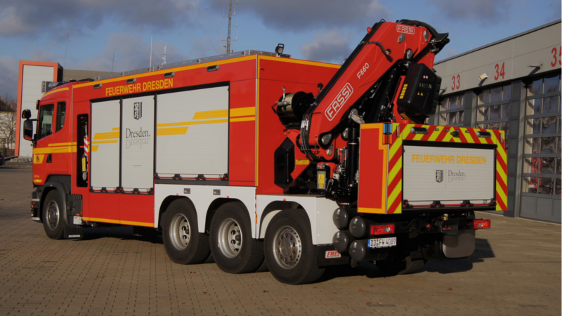 Rüstwagen Kran der Feuerwehr Dresden für Einsätze der schweren Technischen Hilfeleistung sowie Straßenbahnhilfeleistung Foto: Feuerwehr Dresden