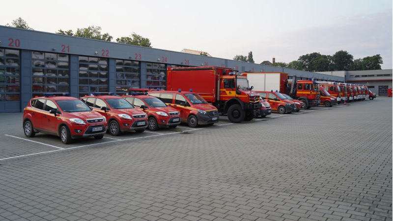Die Fahrzeuge und Geräte müssen am heutigen Samstag überprüft werden ©Feuerwehr Dresden 
