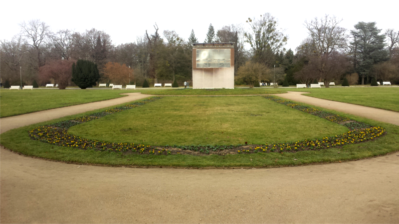 Am Palais im Großen Garten wurden die Schmuckbeete mit Frühlingsblumen bepflanzt ©MeiDresden.de