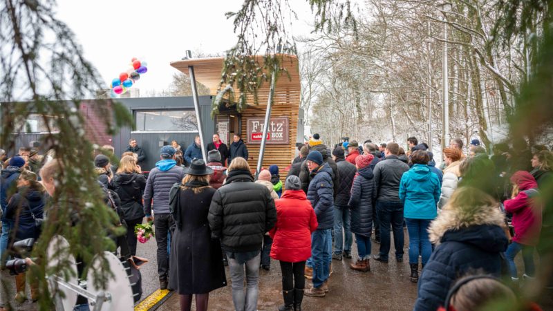 Die Eröffnung der Fritz' nahkauf Box am Sonntag in Friedwald zog viele Neugierige an ©REWE Group