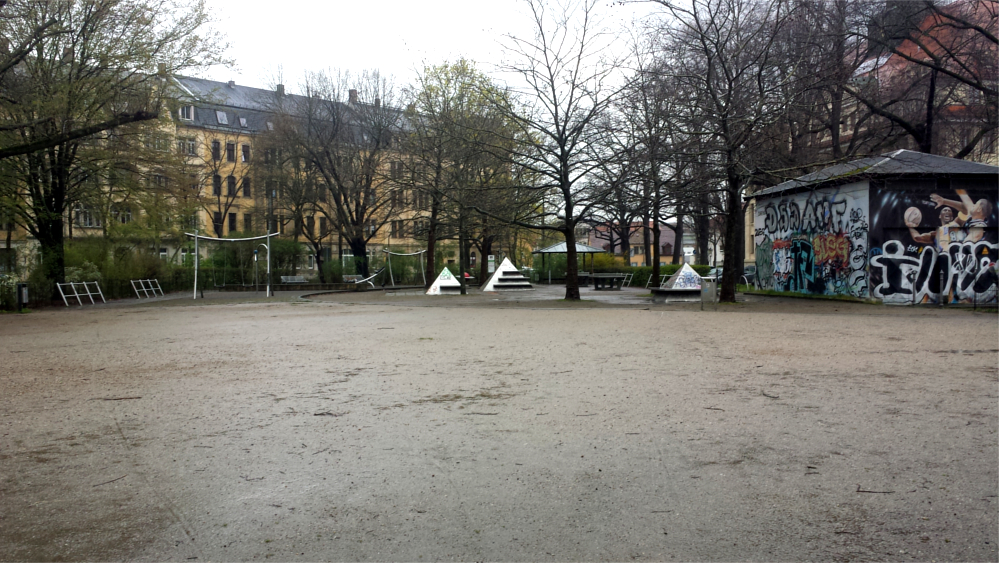 Spielplatz am Pestalozziplatz bekommt neuen Belag und neue Spielgeräte ©MeiDresden,de