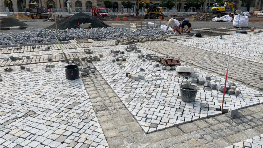 Baustelle am Altmarkt mit Konturen des mittelalterlichen Rathauses ©Straßen- und Tiefbauamt