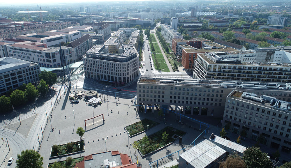 Der westliche Promenadenring, Drohnenaufnahme: Amt für Geodaten und Kataster Postplatz mit Waterscreen und Staudenbeeten Foto: Cornelia Borkert