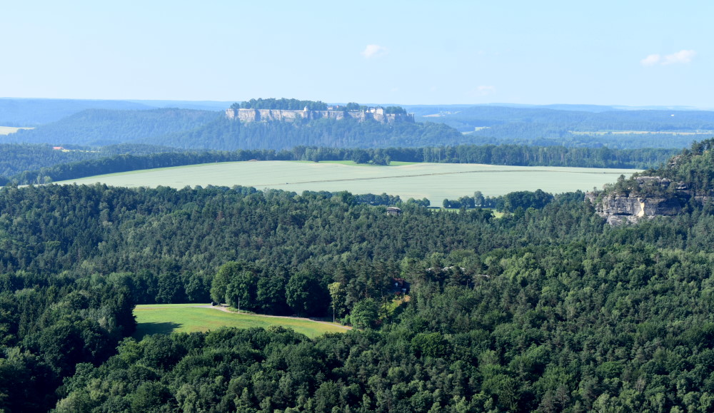 Blick von der Bastei in Richtung Festung Königstein  Foto: © MeiDresden.de/Mike Schiller