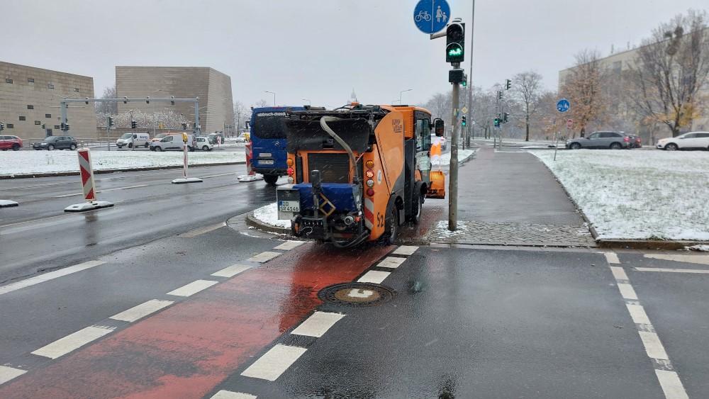 Winterdienst gegen Glätte im Einsatz ©MeiDresden.de (Symbolfoto)