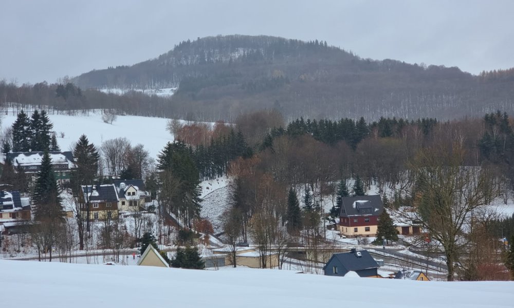 Blick von Geising auf den Geisingberg  Foto: © Martin Bruch