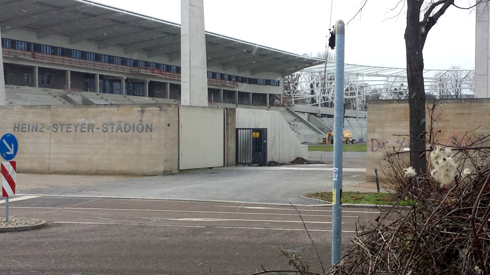 Heinz-Steyer-Stadion soll bis Juni fertig sein ©MeiDresden.de