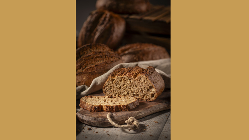 Das Weizenvollkorn-Brot besteht zu mindestens 80 Prozent aus Weizenmehl. Handwerksbäcker verfeinern es oft mit anderen Mehlsorten, Ölsaaten oder Körnermischungen. Foto: © Zentralverband des Deutschen Bäckerhandwerks e. V.