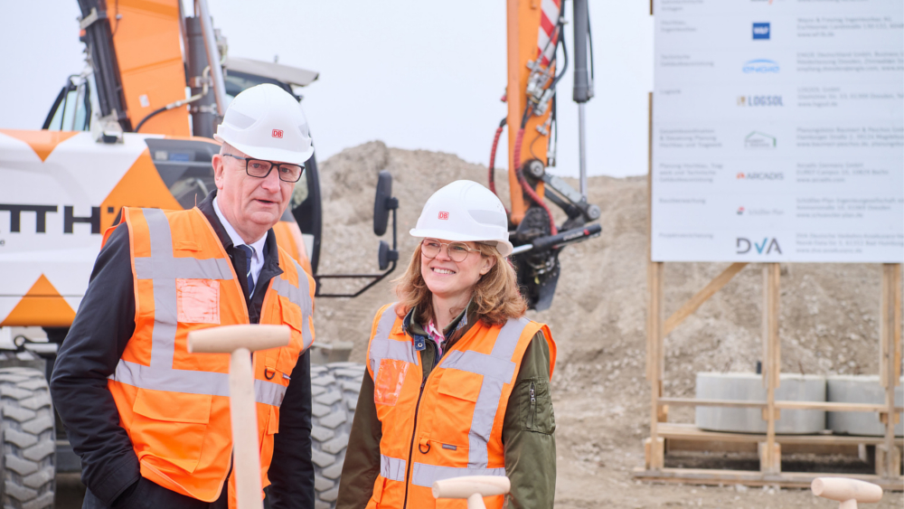 Dr Dietmar Woidke Ministerpräsident des Landes Brandenburg und Dr. Daniela Gerd tom Markotten Vorständin für Digitalisierung und Technik der Deutschen Bahn ©Deutsche Bahn AG/ Anette Riedl