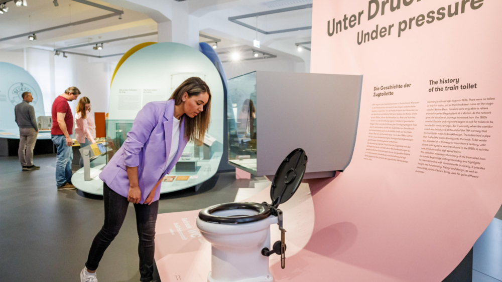 Ausstellung „Unter Druck“ zeigt die Geschichte der Zugtoilette ©DB Museum