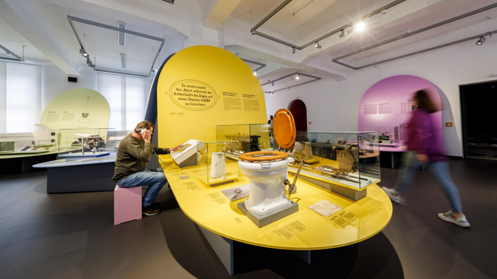 Ausstellung „Unter Druck“ zeigt die Geschichte der Zugtoilette ©DB Museum