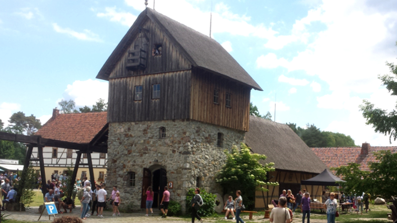 Die Krabatmühle in Schwarzkollm, hier inden jedes Jahr die Krabat Festspuele statt. Bekannt wurde sie auch durch den Film "Die schwarze Mühle" ©MeiDresden.de