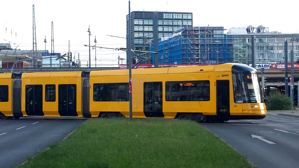 Der NGT DX DD 2915 auf der Linie 44 im Einsatz ©MeiDresden.de