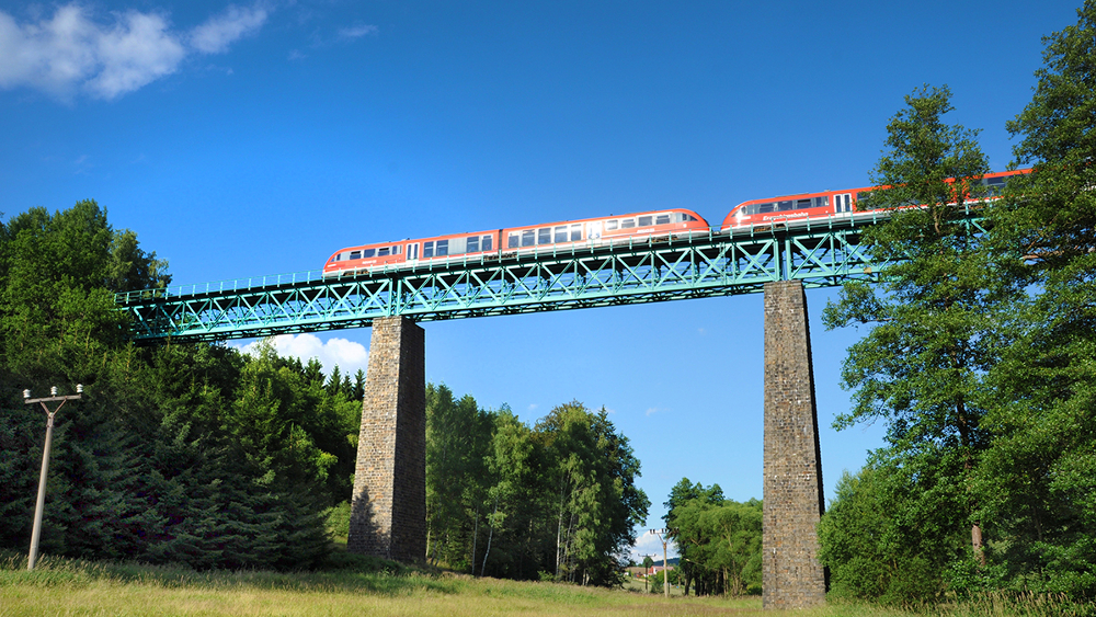 Nationalparkbahn auf dem Vilemov Viadukt ©VVO