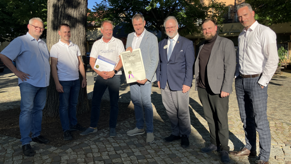 Das frischgewählte Präsidium des Lions-Clubs Meißner Land - v.l.n.r. Peter Dyroff, Sebastian Schreiber, Thomas Bergmann, Jens Fiedler, District-Governor Dr. Peter Grampp, Paul Fröbel und David Röhrig ©Privat