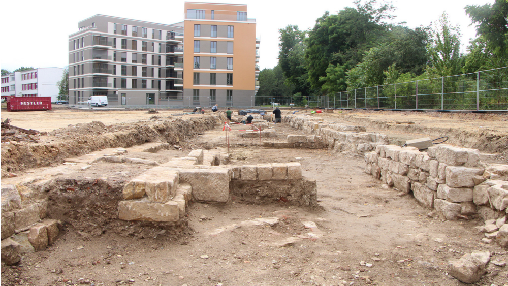 Freilegung erster Mauerreste Blick nach Südwesten ©Landesamt für Archäologie Sachsen/ Cornelia Rupp