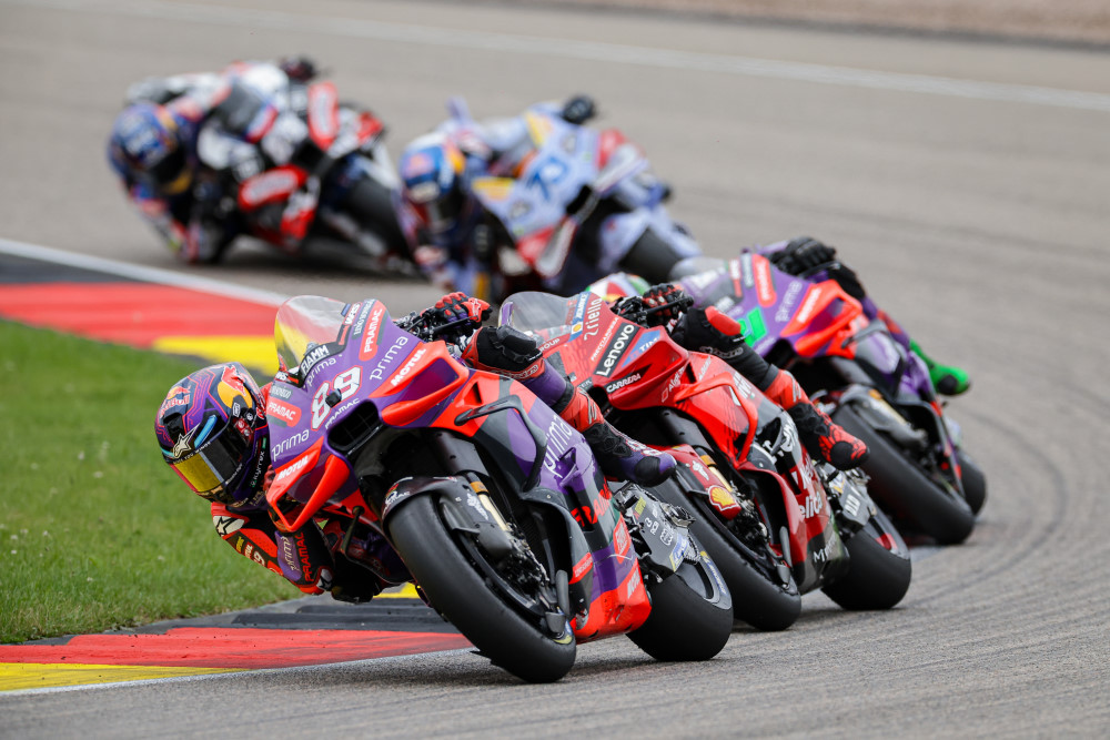 Hier führte noch J.Martin vor seinem Sturz   Foto: © MeiDresden.de/Toni Bäsken