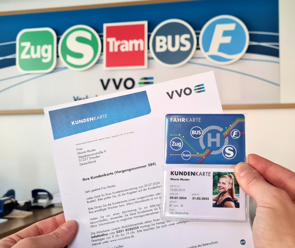 Kundenkarte Anschreiben und Kundenkarte mit Ticket   Foto: © VVO