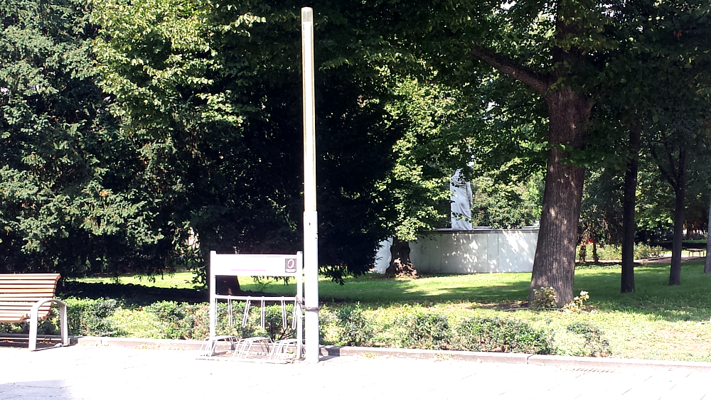 Die in die Jahre gekommenen Lichtstehlen am Jorge-Gomondai-Platz und auf der Hauptstraße werden durch moderne und energiesparende LED Stehlen ersetzt. ©MeiDresden.de