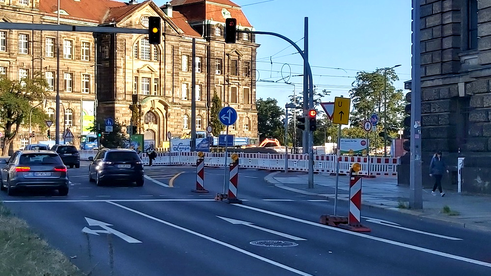 Ampel am Carolaplatz  Foto: © MeiDresden.de/Frank Loose