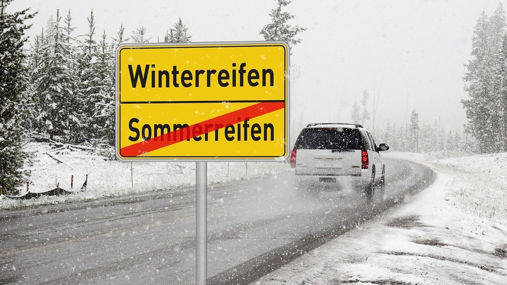 Ratschläge für den Winterreifenwechsel und sicheres Fahren bei winterlichen Bedingungen. Symbolfoto  (Pixabay)