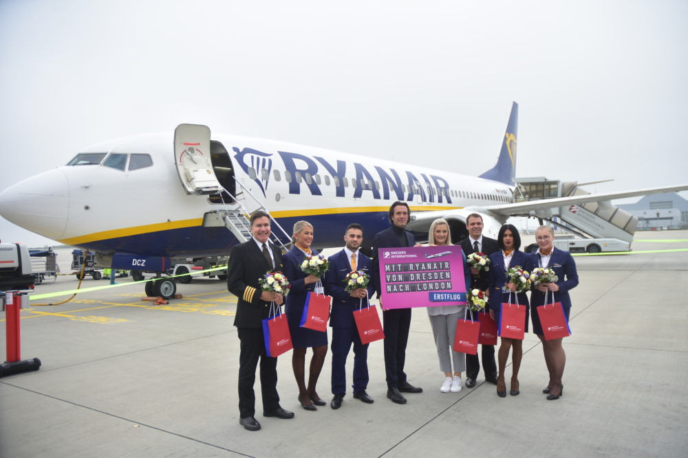 29.10.2019 auf dem Flughafen Dresden wurde offiziell die Verbindung nach London gefeiert.  Foto Archiv © MeiDresden.de/Mike Schiller