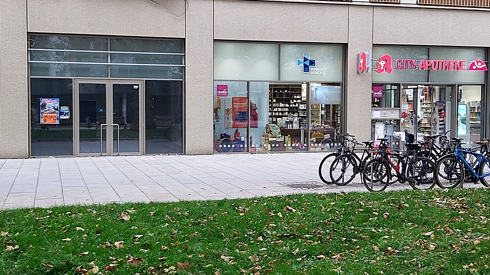 Ein leeres Geschäft auch neben der City Apotheke  ©MeiDresden.de