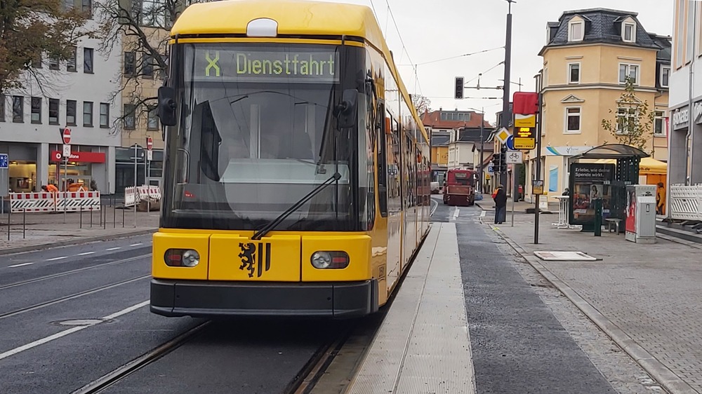 Linie 4 fährt ab Samstag wieder durchgängig bis Weinböhla, Meißner Straße in Radebeul Ost fertiggestellt.  Foto: MeiDresden.de
