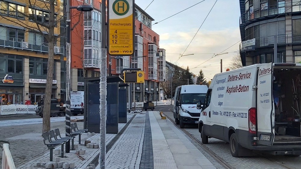Ab Samstag fahren die Straßenbahnen wieder über den modernisierten Fetscherplatz. Foto: MeiDresden.de