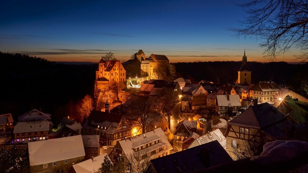 Winterabend in der Burgstadt Hohnstein, Foto: Yvonne Brückner, Tourismusverband Sächsische Schweiz e. V.