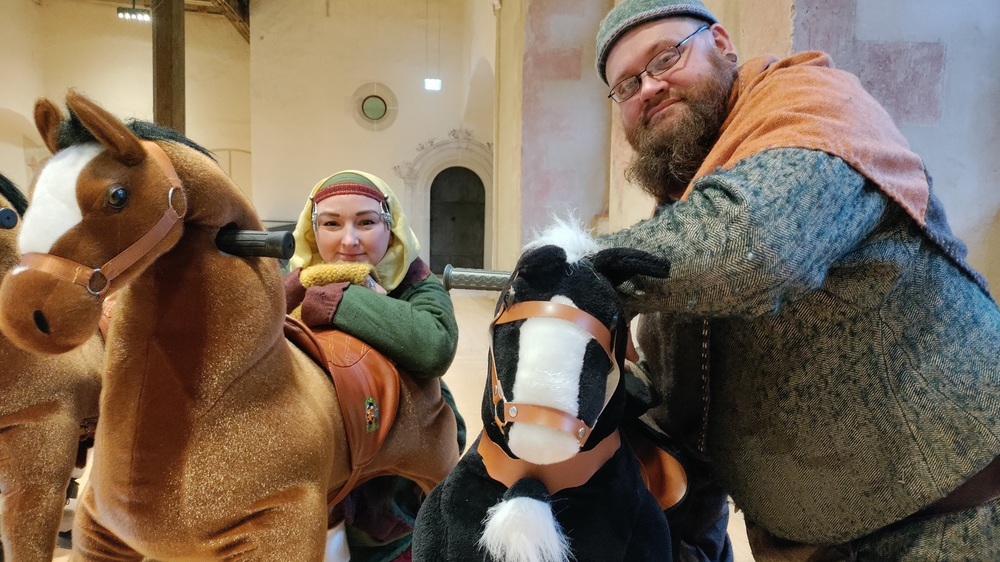 Die Schlosspferde stehen für einen Ausritt bereit | Foto: Antje Krahnstöver