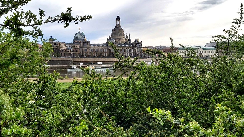 In den nächsten Tagen sollte man den Schirm nicht vergessen. Foto: MeiDredsen.de