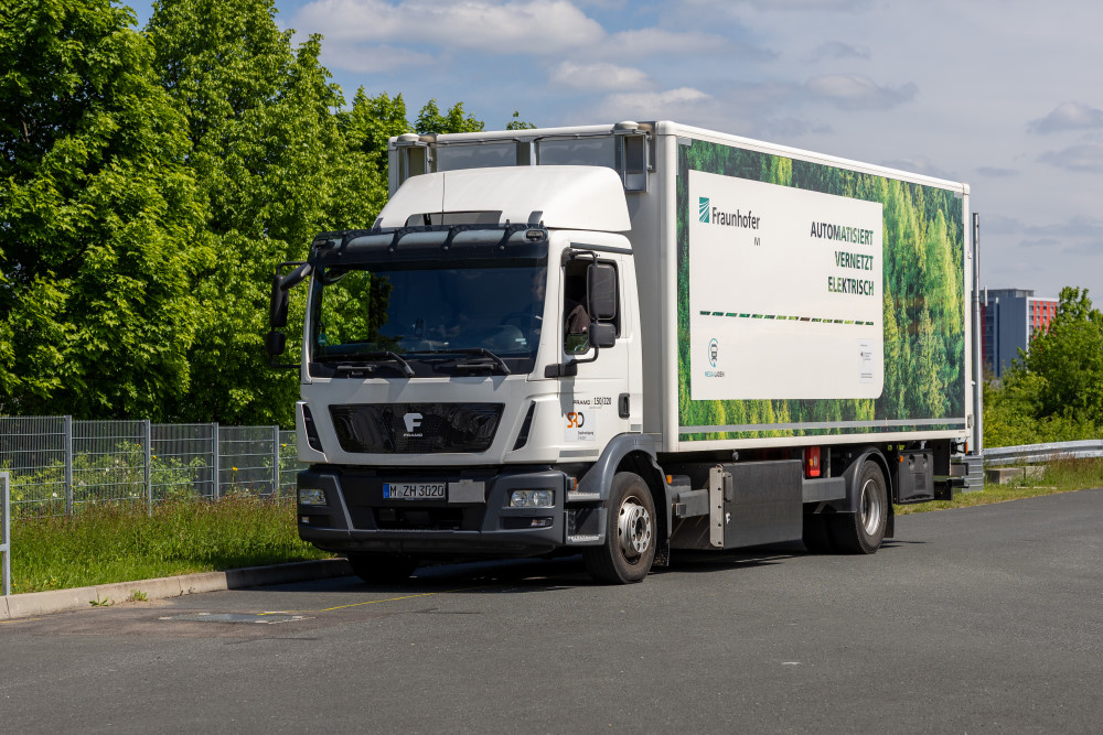 Unterflur Ladesystem   Foto: © Fraunhofer-Institut für Verkehrs- und  Infrastruktursysteme IVI