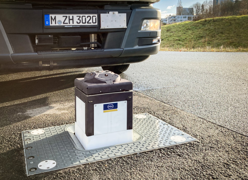 Unterflur Ladesystem    Foto: © Fraunhofer-Institut für Verkehrs- und  Infrastruktursysteme IVI
