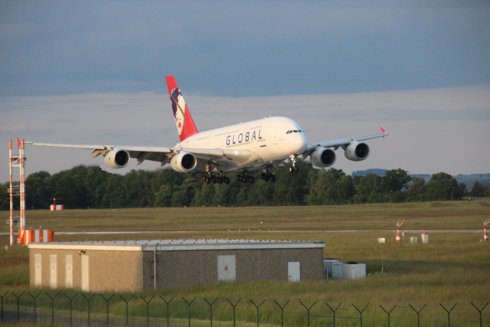GLOBAL Landeanflug Dresden  Foto: © Tim Völkel    Instagram: drs_plane.spotter