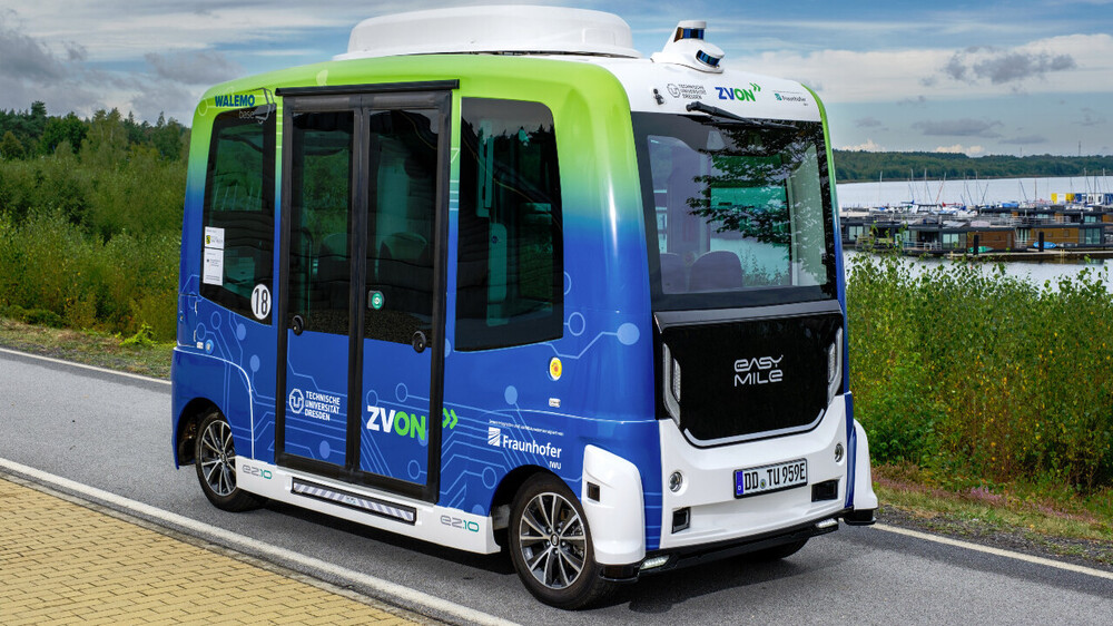 Walemobase Autonomer Bus geht in Probebetrieb mit Fahrgästen. Foto: ZVON