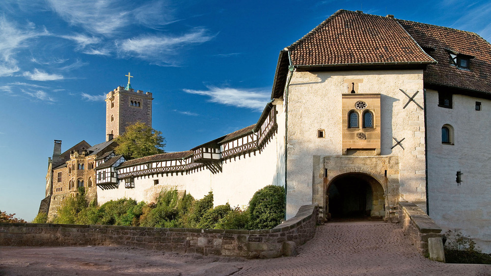 In der Welterberegion Wartburg Hainich verschmelzen Natur und Kultur zu besonderen Urlaubserlebnissen. Foto: DJD/Welterberegion Wartburg Hainich/Anna-Lena Thamm