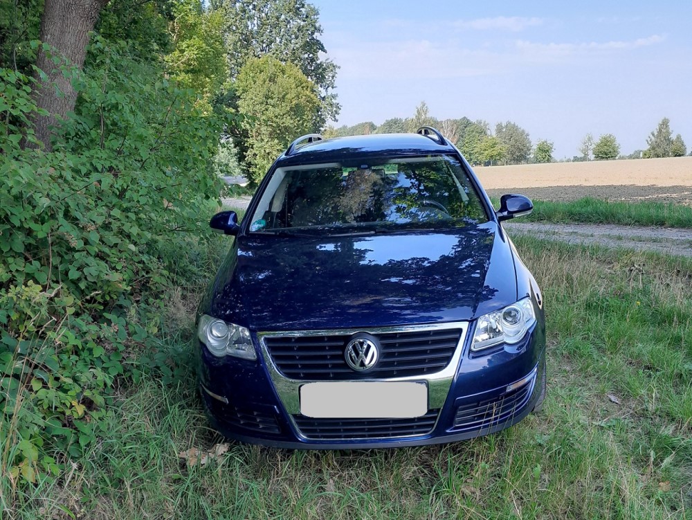 Foto: J. Roß So wie dieses Auto parken Besucherinnen und Besucher der Nationalparkregion Sächsische Schweiz ihre PKW vielerorts an unzulässigen Stellen
