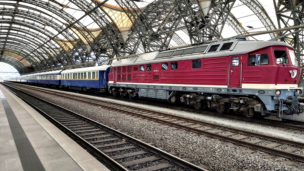 GOLDEN EAGLE DANUBE EXPRESS beim Aufenthalt im Dresdner Hauptbahnhof. Foto: MeiDresden.de