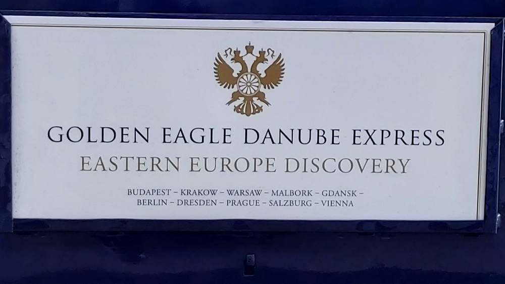 GOLDEN EAGLE DANUBE EXPRESS beim Aufenthalt im Dresdner Hauptbahnhof. Foto: MeiDresden.de