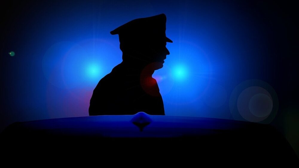 Immer öfter werden Menschen von falschen Polizisten angerufen und um ihr Erspartes gebracht. Foto: Gerd Altmann (Pixabay)