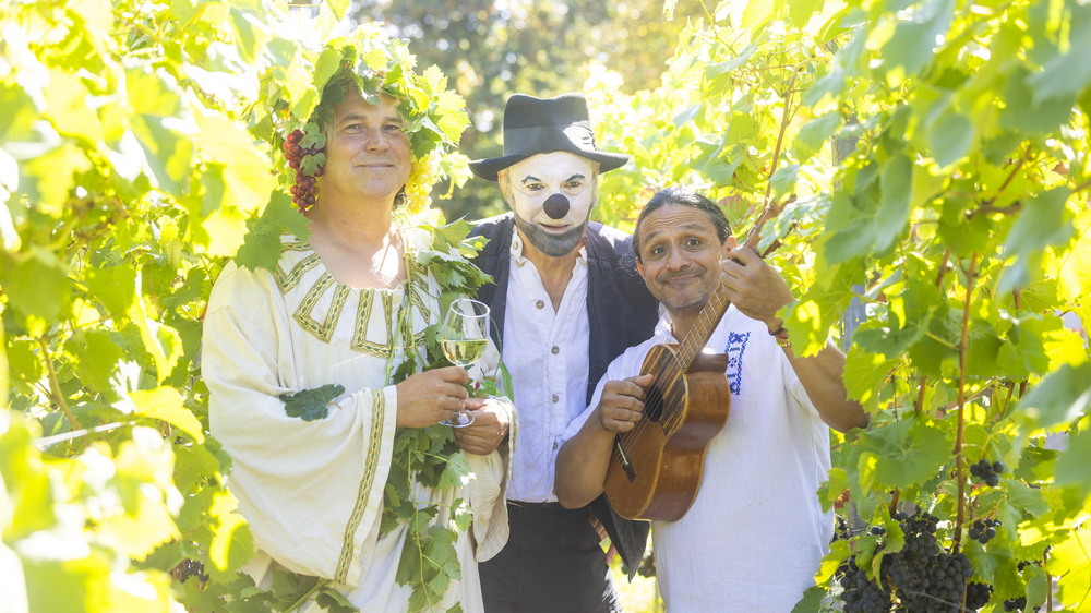  v.l.n.r. Weingott Bacchus, Utz Pannike, Juan Saúl Villa Crespo. Foto: Sylvio Dittrich @ Stadtverwaltung Radebeul