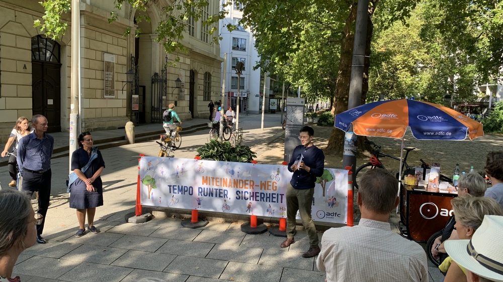 ADFC und Händlerverein „Hauptsache Hauptstraße“ werben für mehr Miteinander und für attraktive Alternativrouten. Foto © ADFC Dresden e.V.
