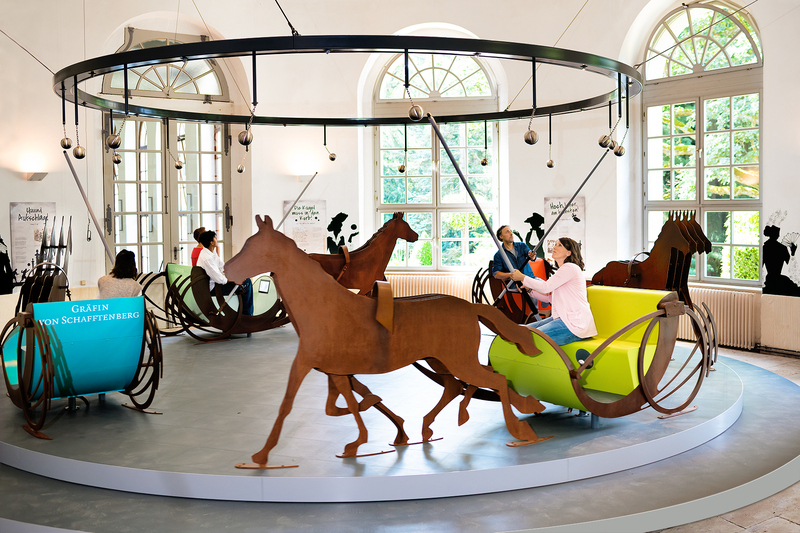 Ringrennkarussell in der Pillnitzer Orangerie Foto Andre Forner