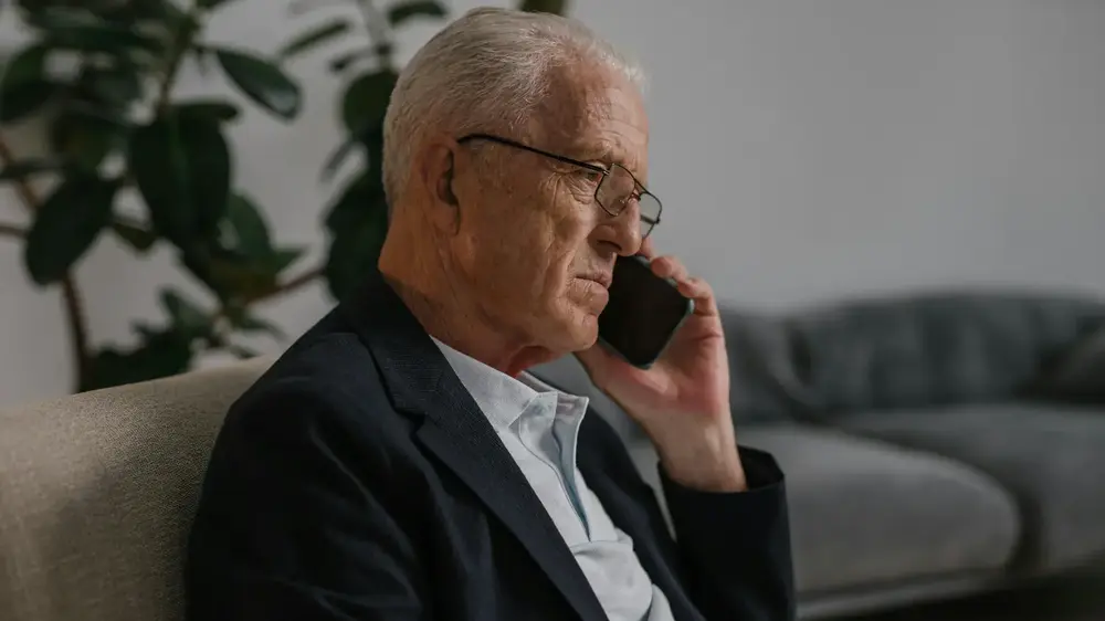 Früher der Enkeltrick – heute fallen den Anrufern immer neue Maschen ein.Foto: SHVETS production via pexels