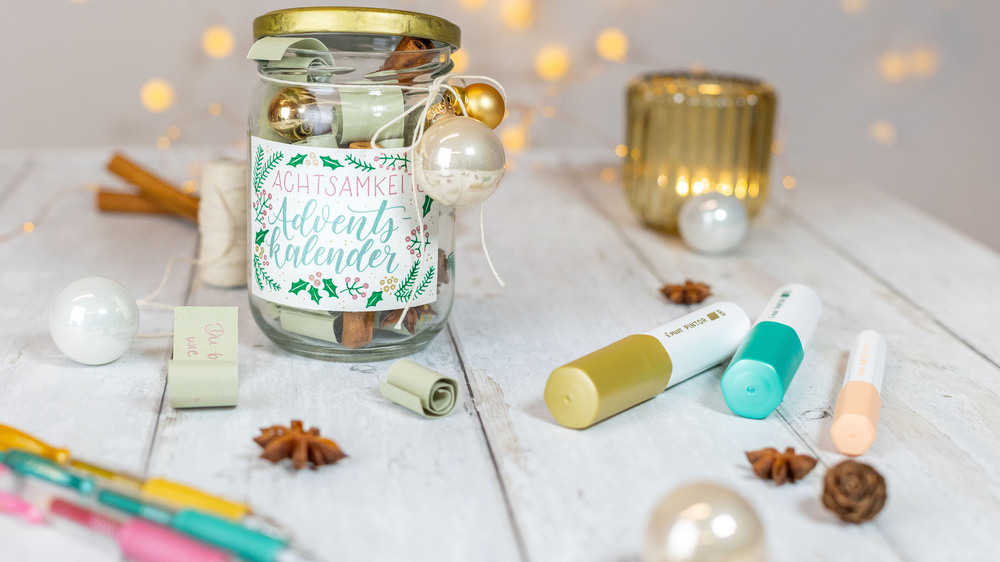 Ein Achtsamkeits-Adventskalender verspricht Entschleunigung und Gelassenheit. Foto: DJD/Pilot Pen