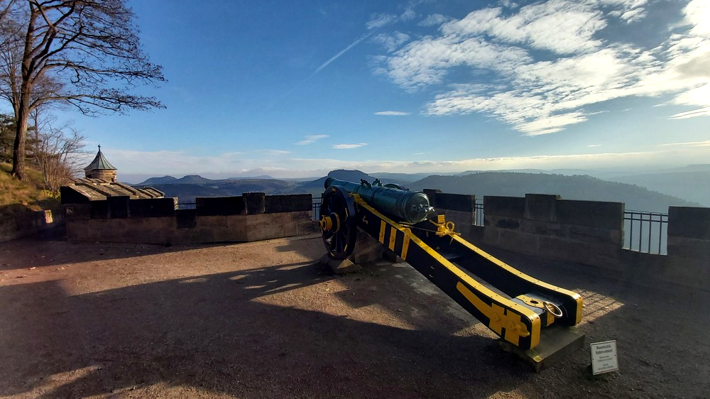 Blick Richtung Pabststein mit Kanone. © MeiDresden.de