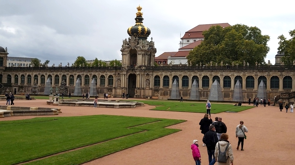 Urlaub in Deiner Stadt startet wieder, eines der beliebtesten Ziele für Urlauber in Dresden ist neben dem Schloß der wieder eröffnete Zwinger. Foto: MeiDresden.de