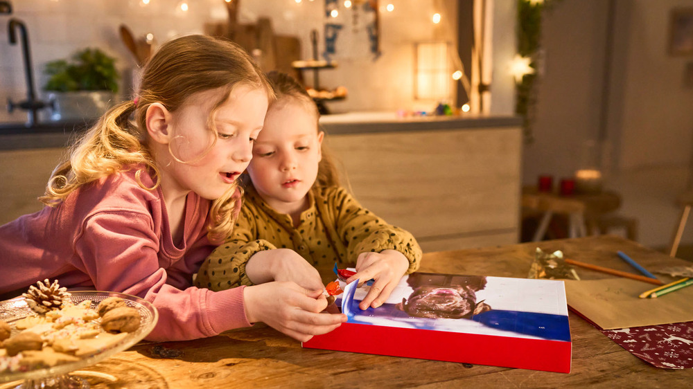 Vorfreude auf Weihnachten: Ein kreativ gestalteter Adventskalender verkürzt die Wartezeit bis zum Fest. Foto: DJD/CEWE